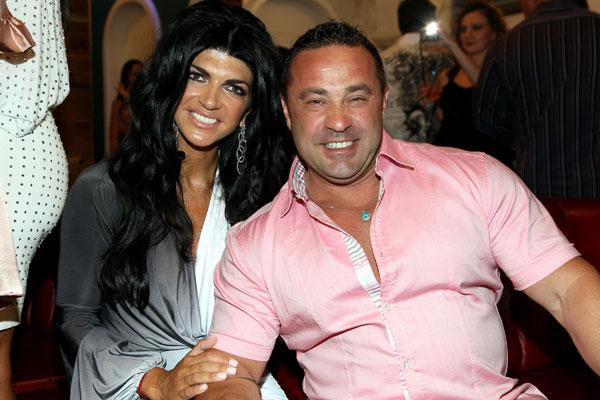 Joe giudice curses out daughters scares them