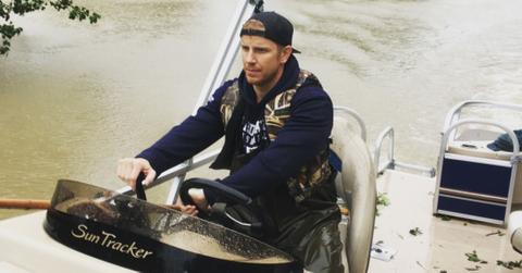Bachelor Alum Sean Lowe Drives Boat Through Houston To Save Harvey Victims hero