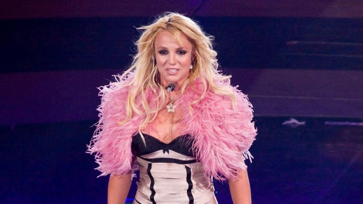 Image of An officer recorded Britney Spears' 'red and watery eyes' at the scene.