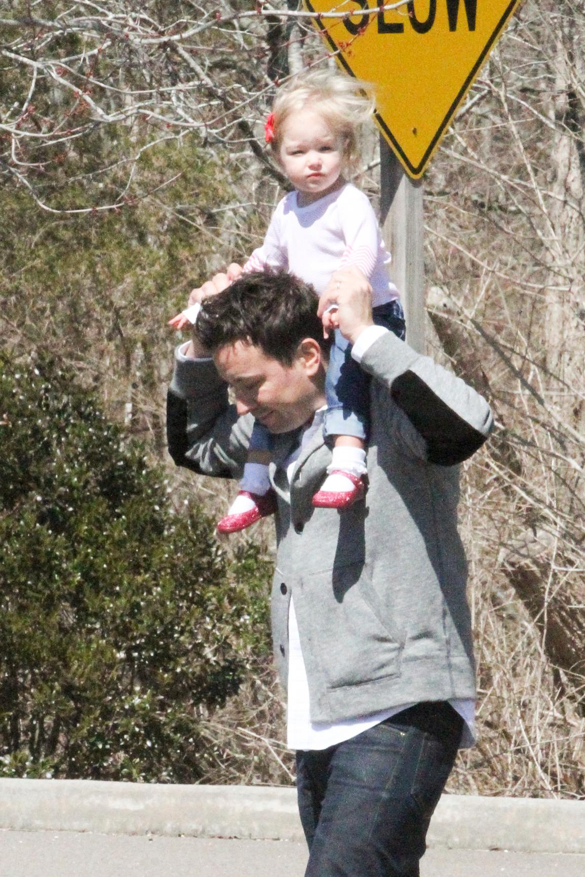 EXCLUSIVE: INF &#8211; Jimmy Fallon Carries Daughter on Shoulders as they Leave Museum