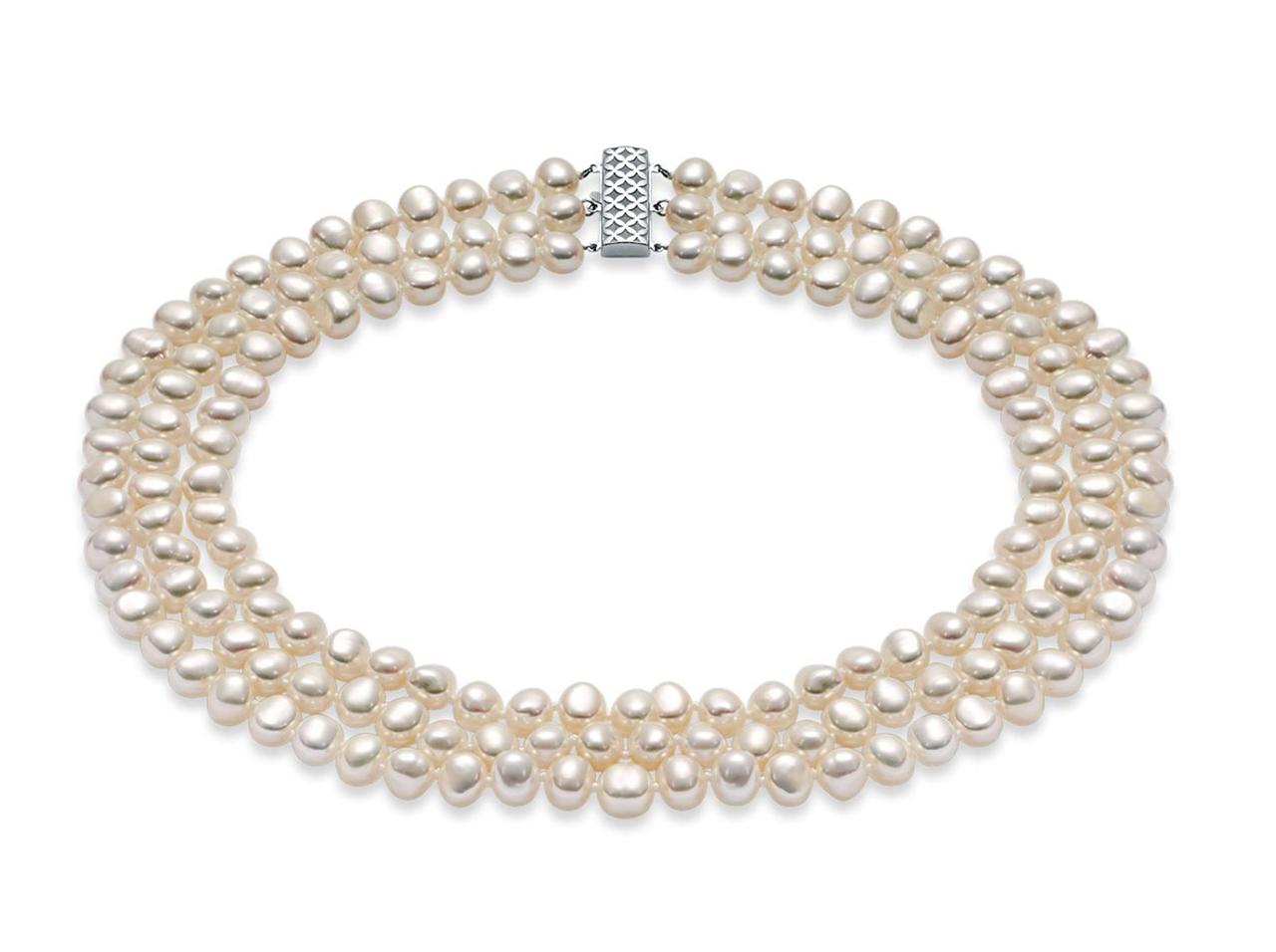 The Fascinating History Behind Queen Elizabeth II’s Iconic Pearls