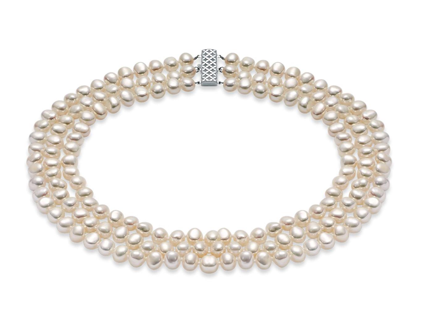 The Fascinating History Behind Queen Elizabeth II’s Iconic Pearls