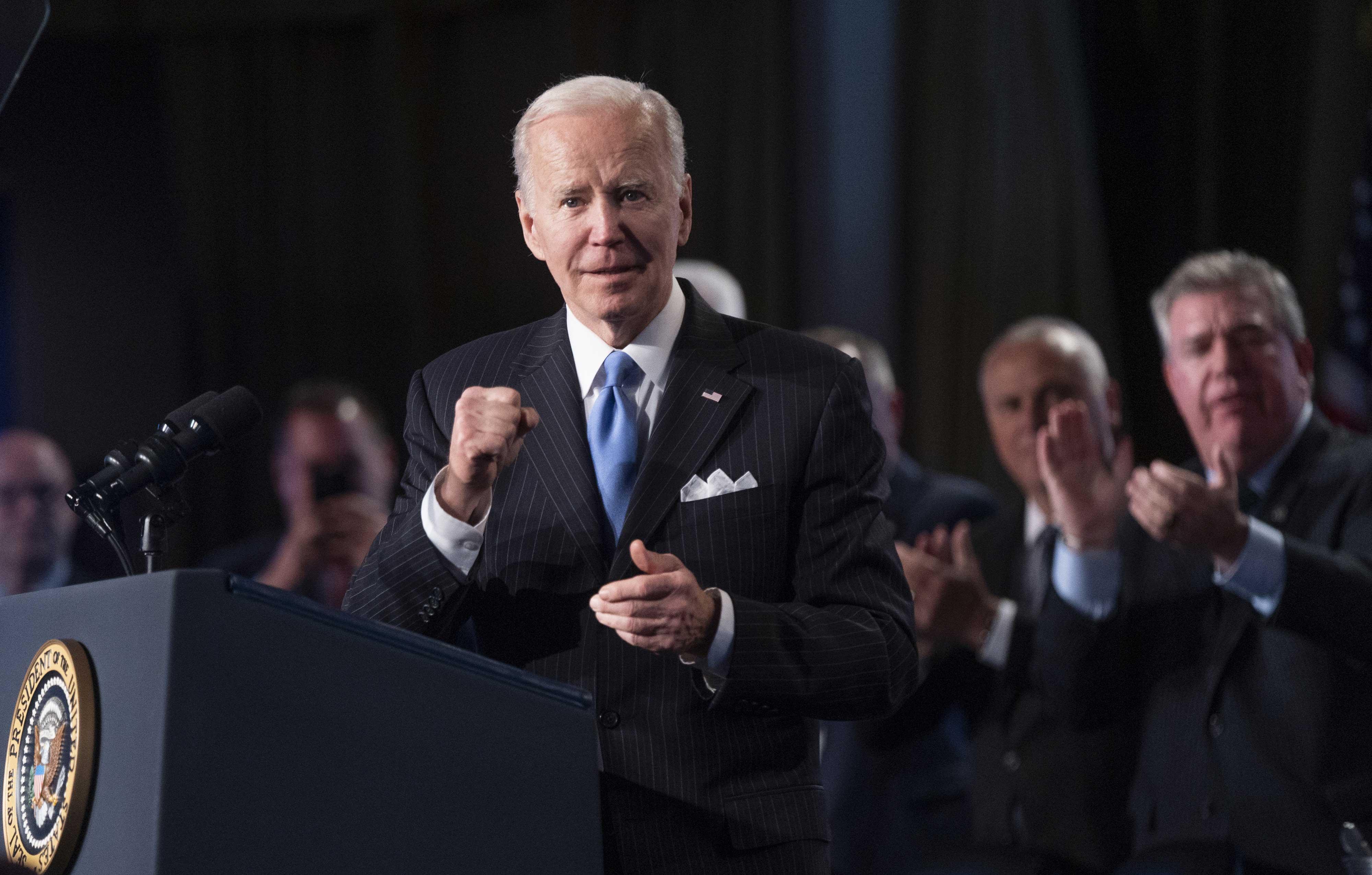 Obama Shows Biden Love After Awkward White House Visit