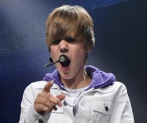 2010__08__Justin_Bieber_Aug2news 300×274.jpg