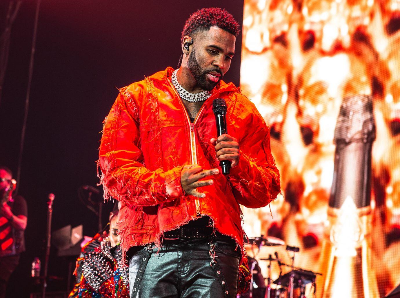 jason derulo concern looking solar eclipse without glasses photo