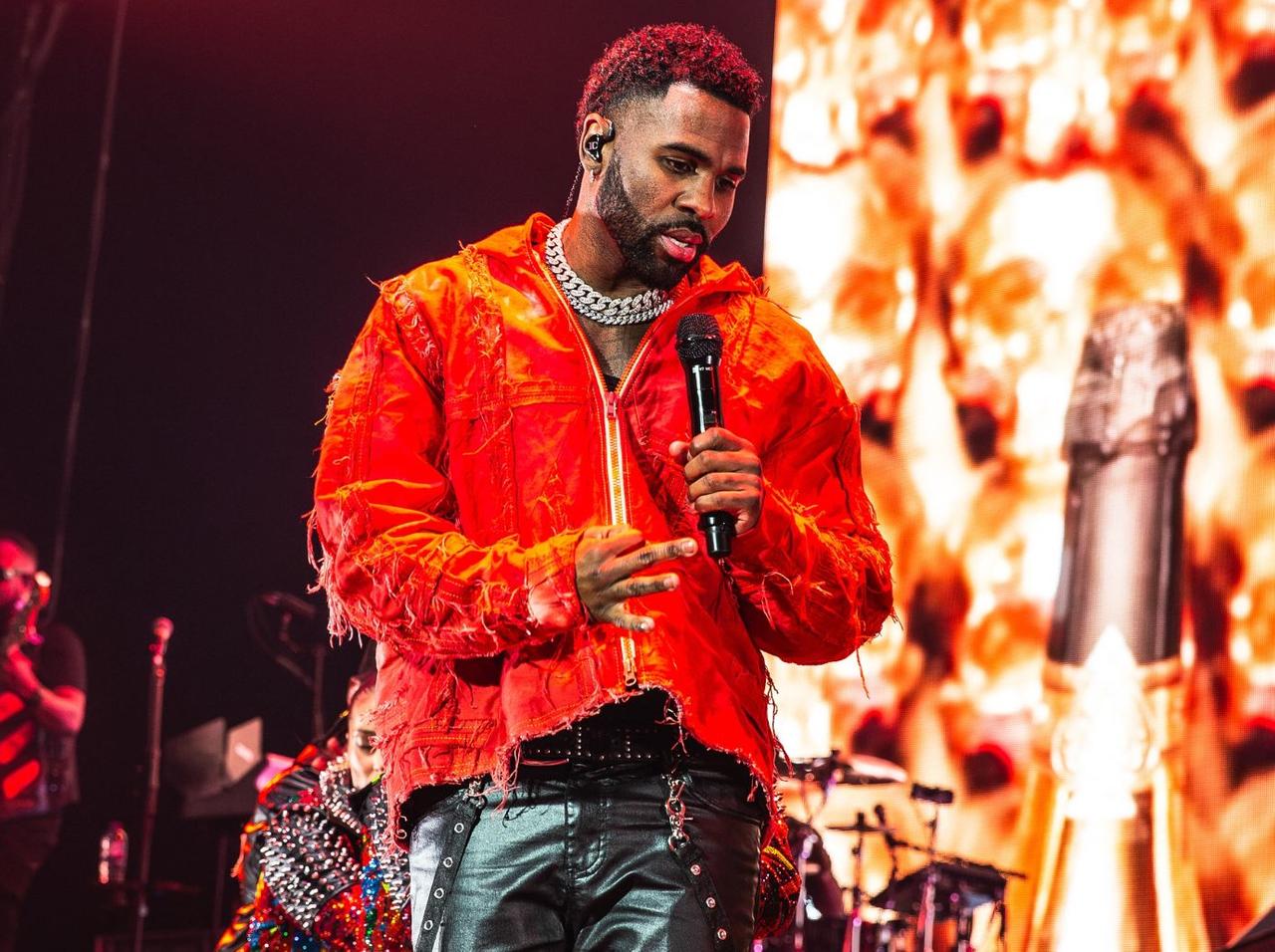 Jason Derulo Sparks Concern After Looking At Eclipse Without Glasses