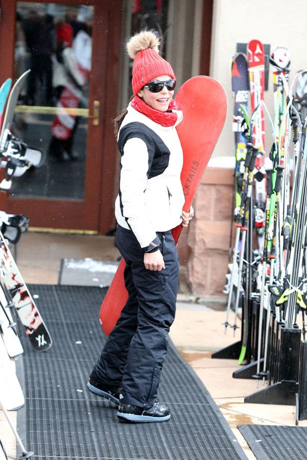 Bethenny frankel snowboarding 03