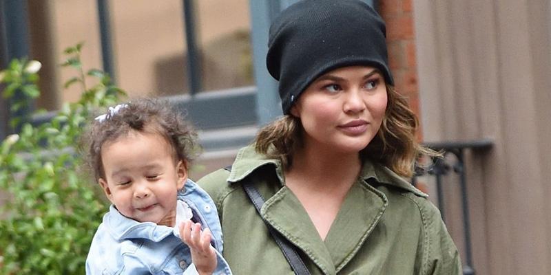 Luna chrissy teigen outing