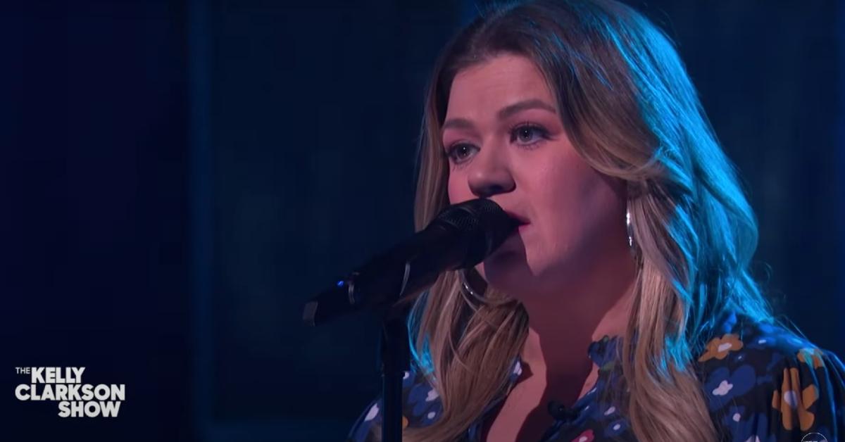 Skinny Kelly Clarkson Performs 'I Wish It Would Rain' Amid Divorce: Watch