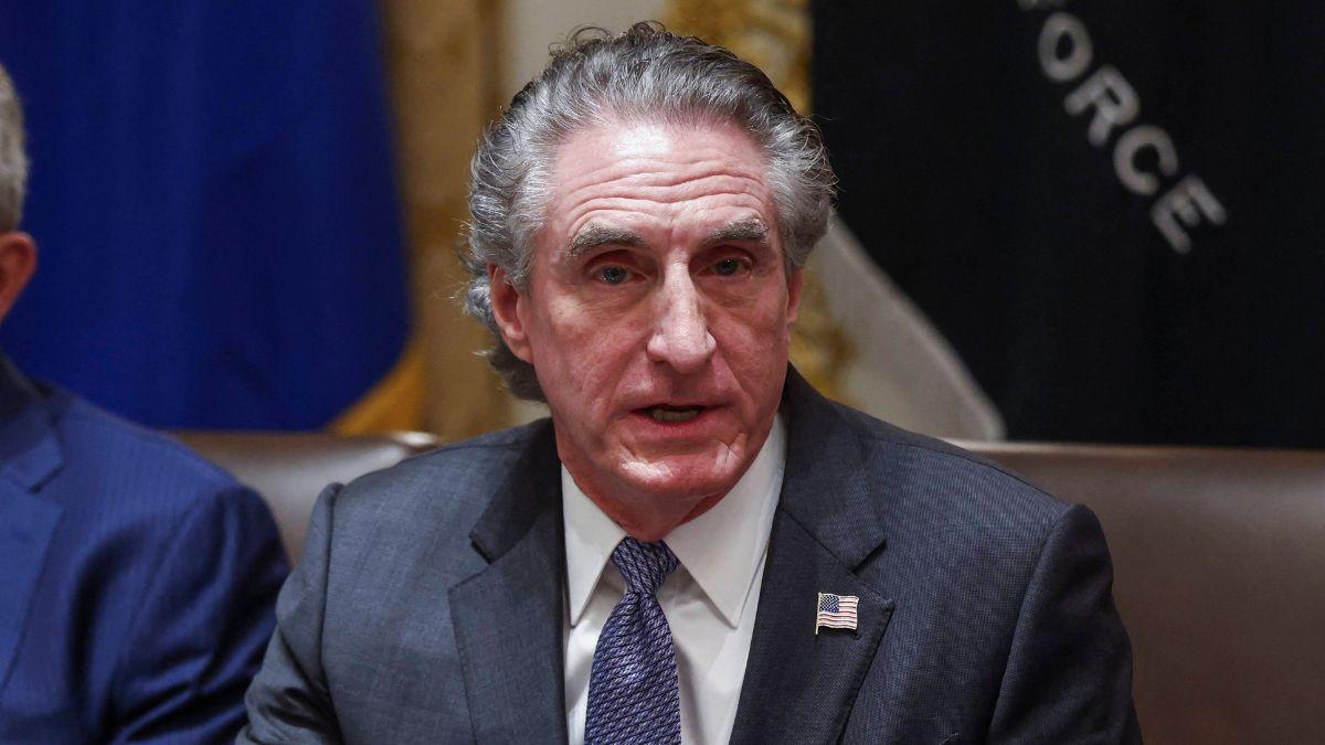 Image of Doug Burgum recalled receiving calls from Donald Trump after midnight.