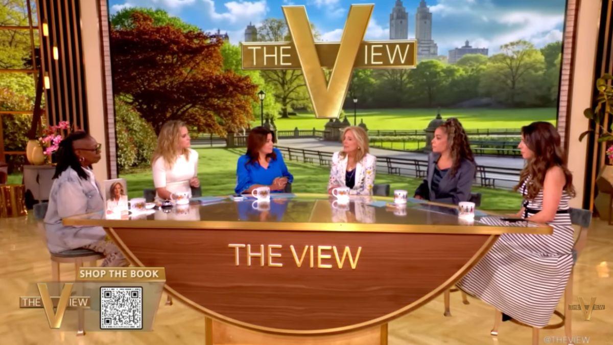 Photo of Joe Biden's wife shaded people who publicly questioned his health.