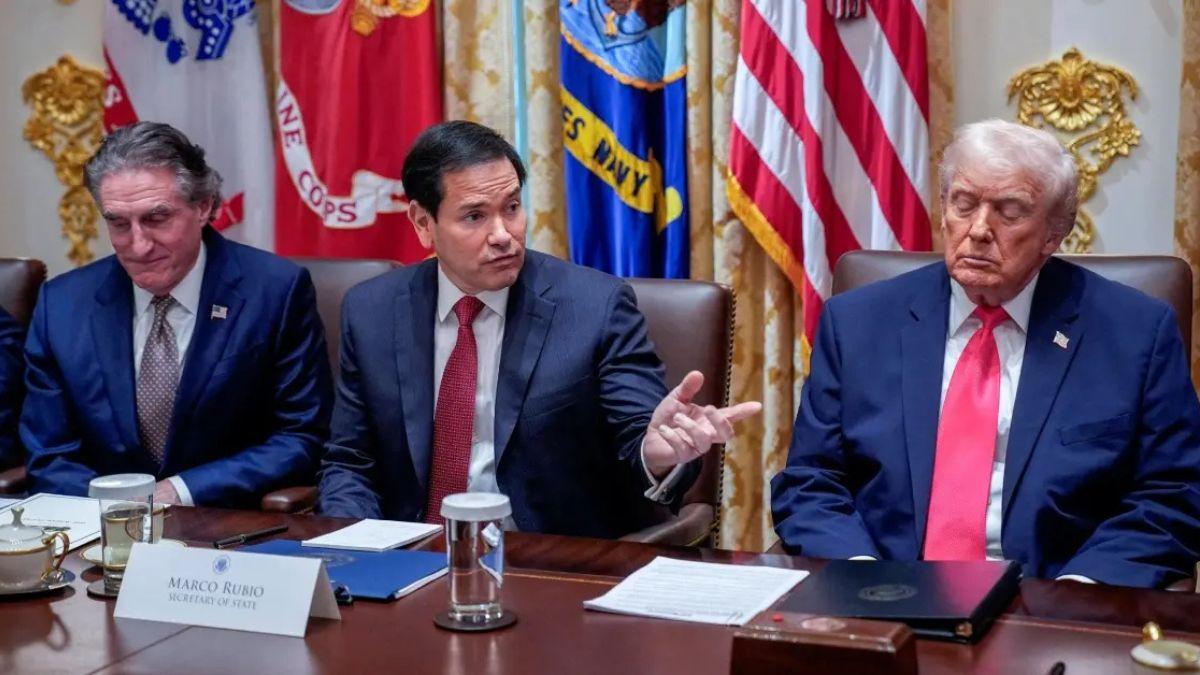 Photo of The president said his colleagues would have woken him up if he fell asleep during an important meeting.