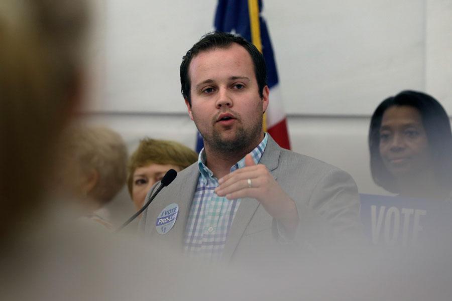 Josh duggar rehab cheating ashley madison 04