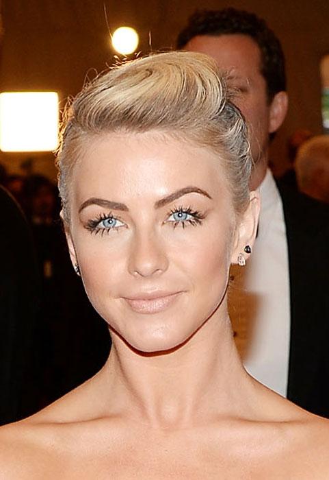 Ok_050713_news_met ball beauty julianne houg_ _1.jpg