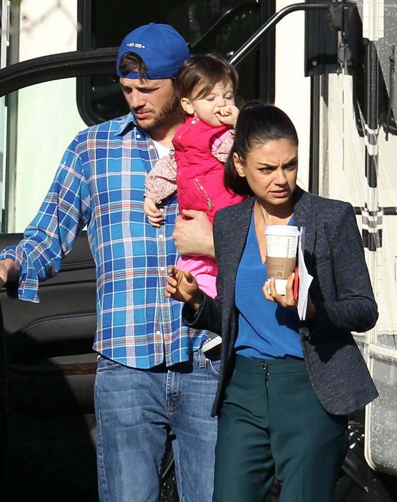 Exclusive&#8230; Mila Kunis And Ashton Kutcher On The Set Of &#8216;Bad Moms&#8217;