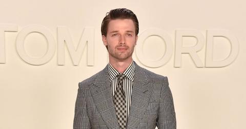 patrick-schwarzenegger-ripped-abs-shirtless-hawaii-vacation-arnold-schwarzenegger-1610975053286.jpg