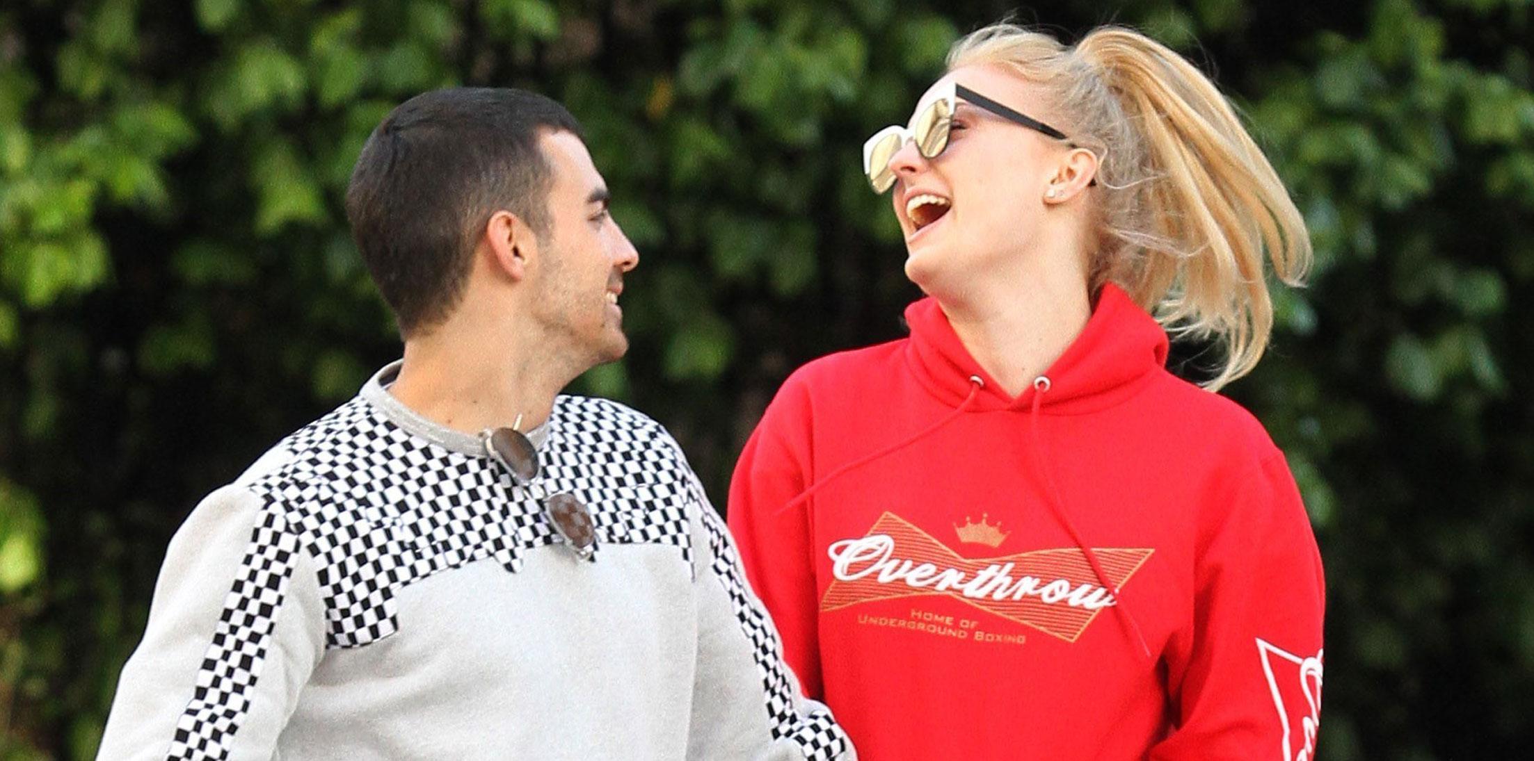 [PICS] Joe Jonas And Girlfriend Sophie Turner Get Goofy In Manhattan