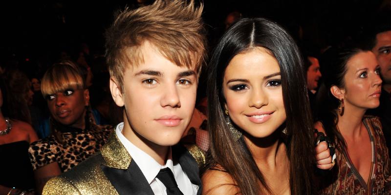 Selena Gomez and Justin Bieber attend an awards show after confirming their relationship