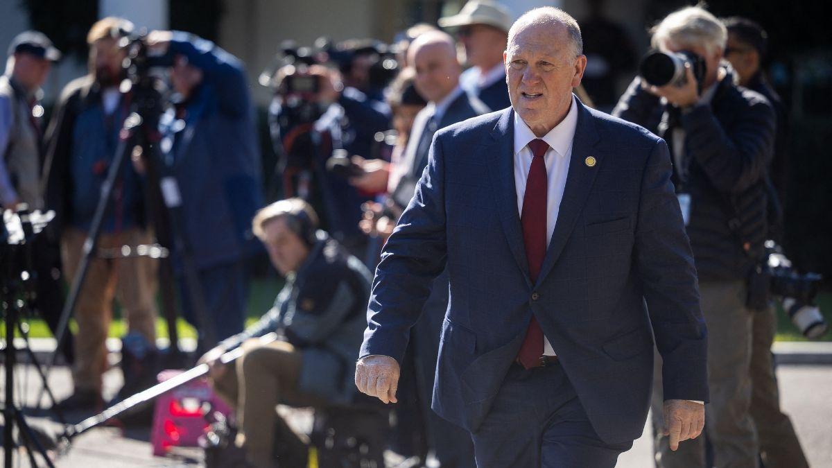 image of Tom Homan was assigned to Minnesota after the fatal shooting