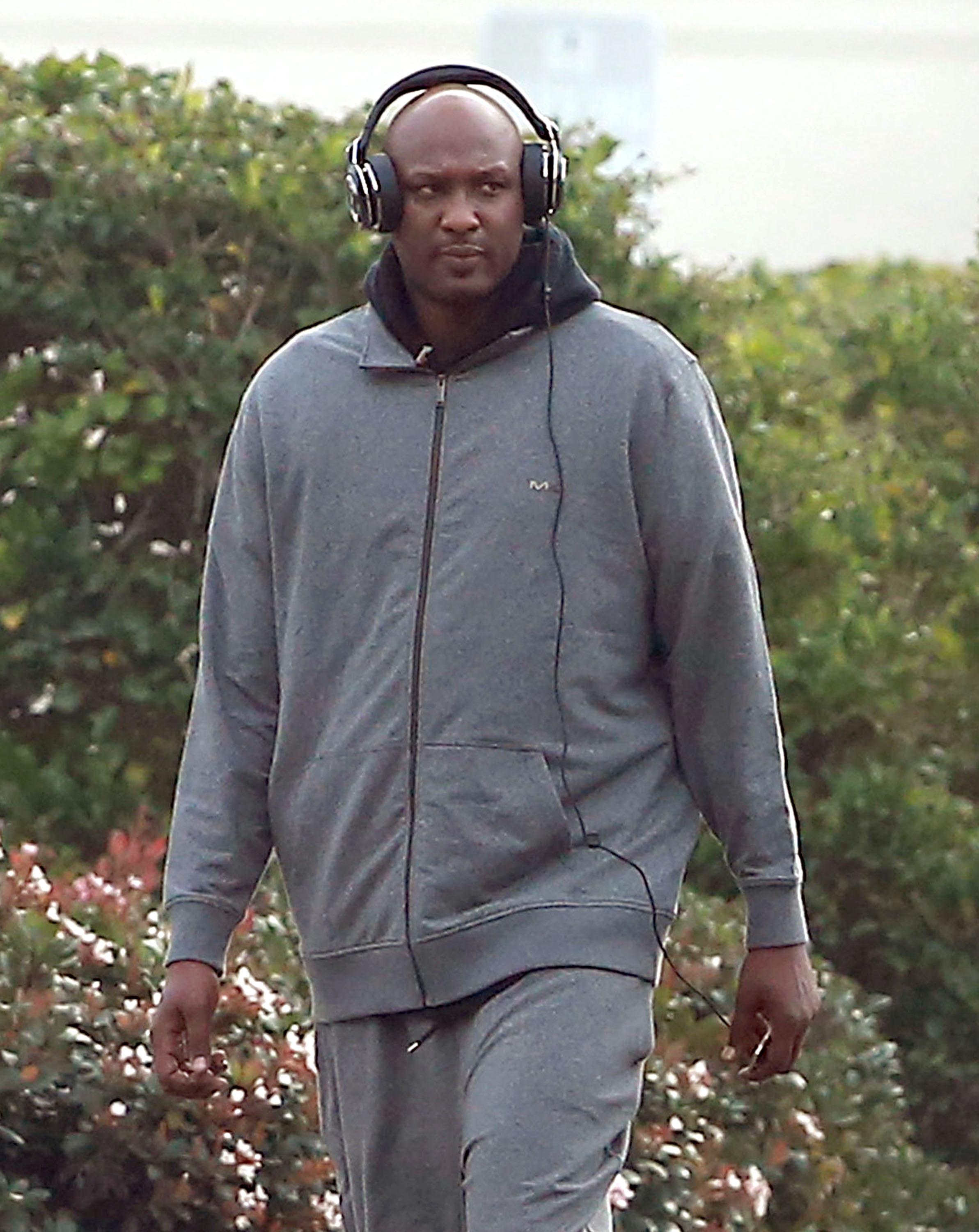 Exclusive&#8230; Lamar Odom Out For A Morning Stroll At Rehab ***NO USE W/O PRIOR AGREEMENT &#8211; CALL FOR PRICING***