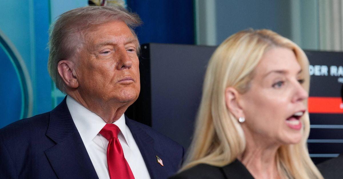 photo of Pam Bondi reportedly wanted to keep Erik Siebert in his position