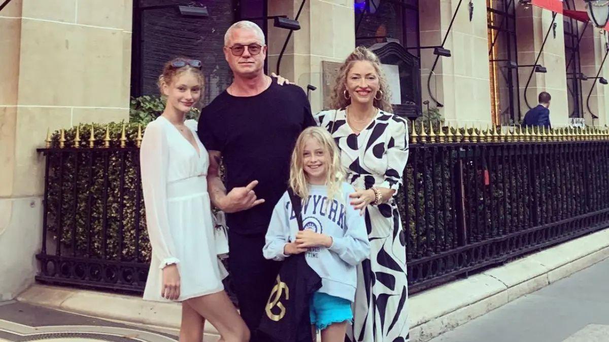 image of Eric dane and Rebecca Gayheart and daughters 
