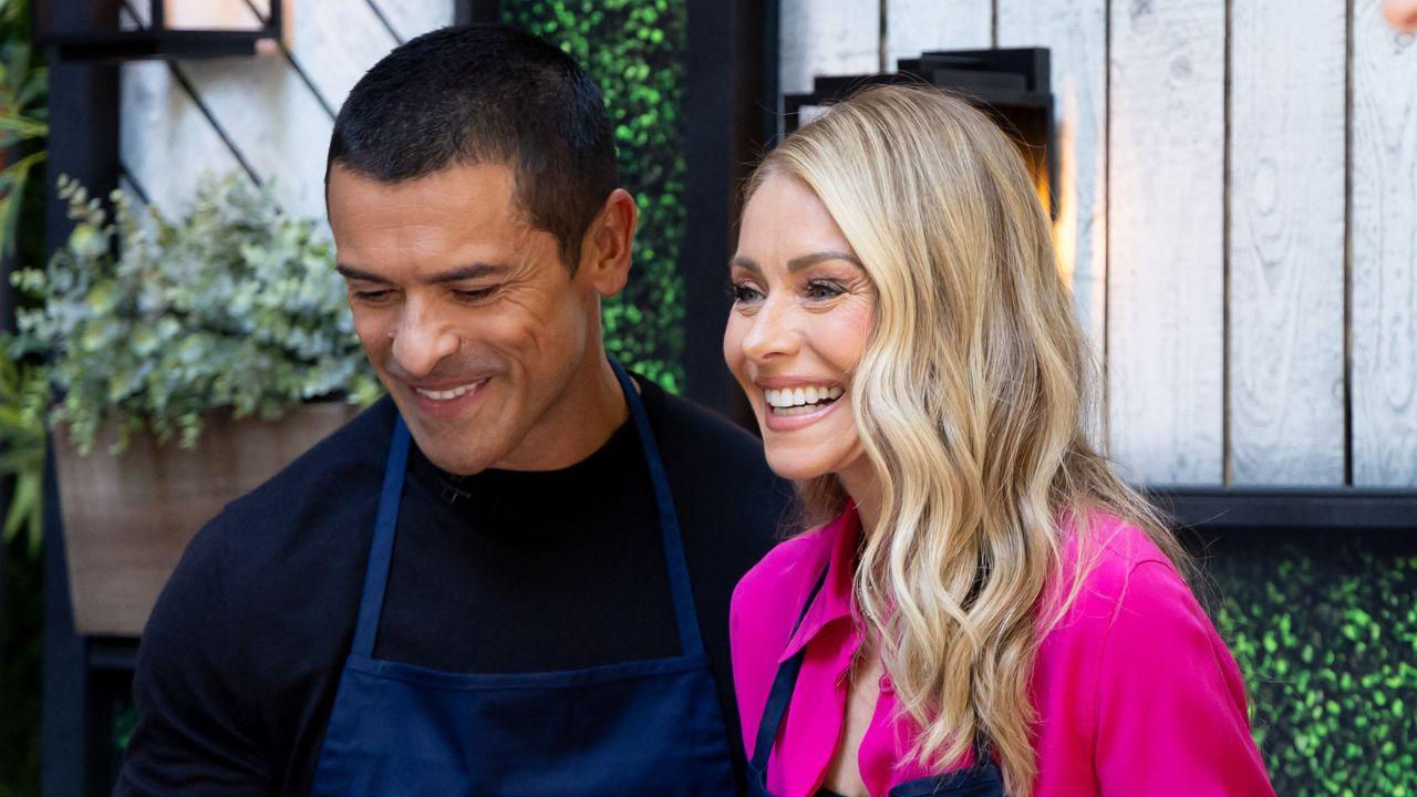 Image of Consuelos and Ripa outdoors.