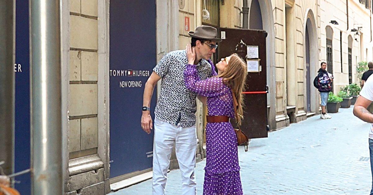 isla fisher  sizzles bikini jokes aging physique