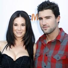 2009__12__wenn2503103 225×222.jpg