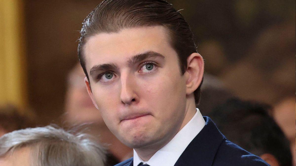 Photo of The POTUS tried to calm down a panicked Barron Trump, the book alleged.