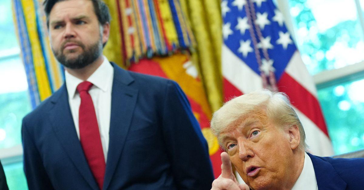 jd vance losing it vp mocked struggling find way off stage