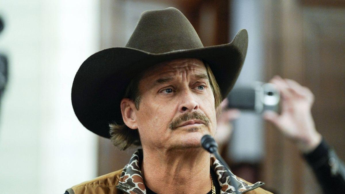 Image of Conan O’Brien joked 'there’s an alternate Oscars being hosted by Kid Rock at the Dave & Busters down.'