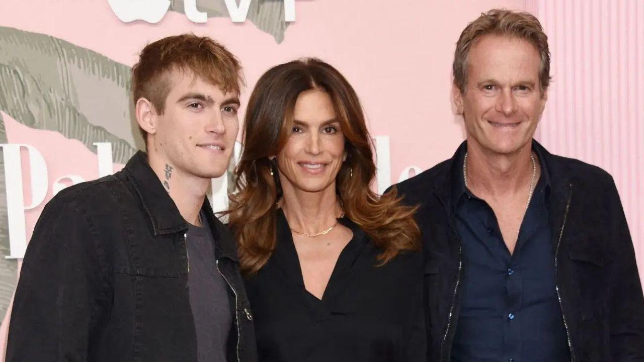 image of Cindy Crawford family
