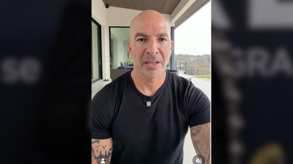 Photo of The wellness author called his emails 'indefensible.'