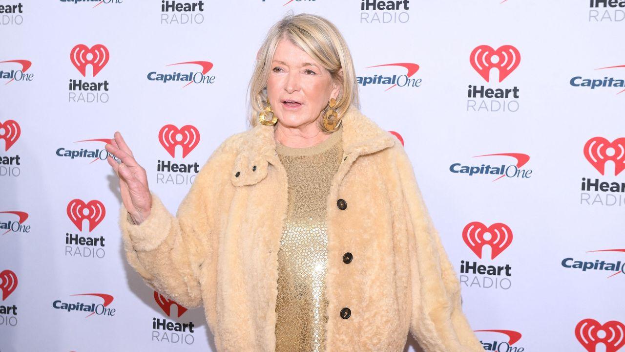 Photo of Martha Stewart.
