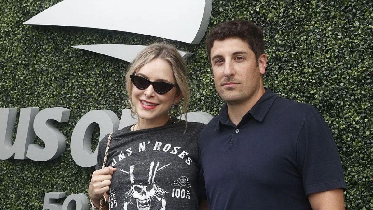 image of Jenny Mollen and Jason Biggs