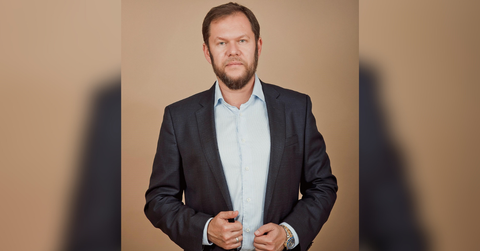 erasing the traces of emotion sculptural face lifting as a path to beauty and inner harmony