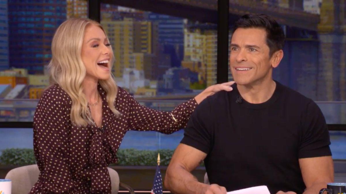 Photo of Kelly Ripa and Mark Consuelos