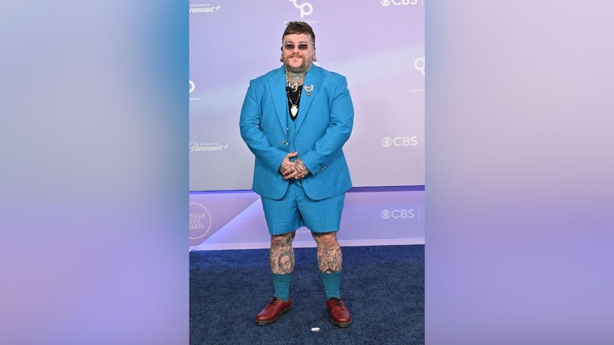 american music awards  red carpet worst dressed celebrities photos