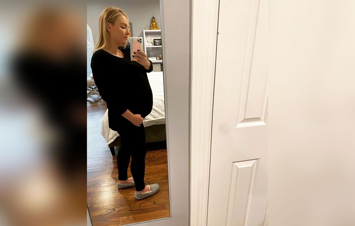 meghan mccain shows off  month baby bump