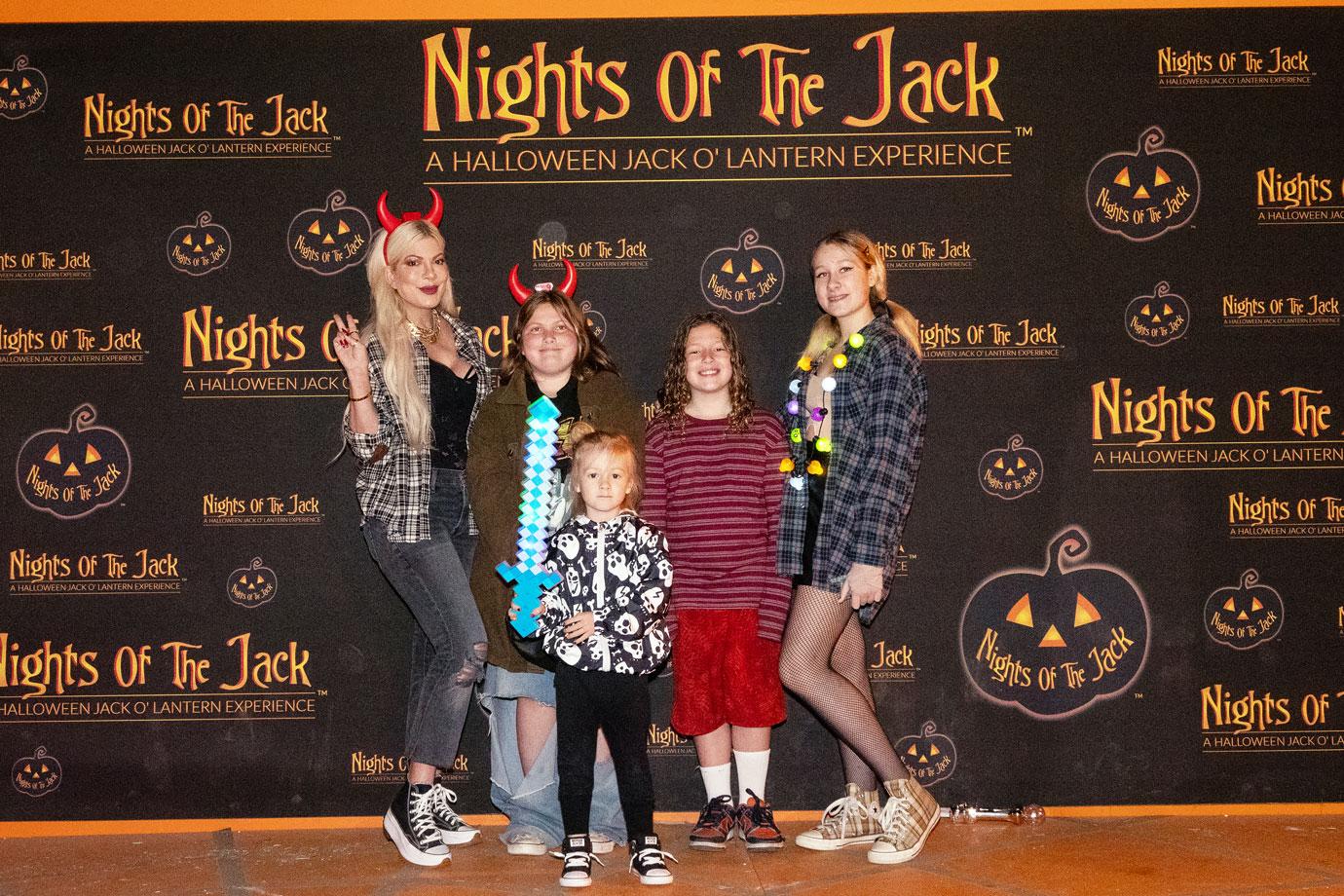 tori spelling enjoys night of the jack halloween experience without dean mcdermott ok