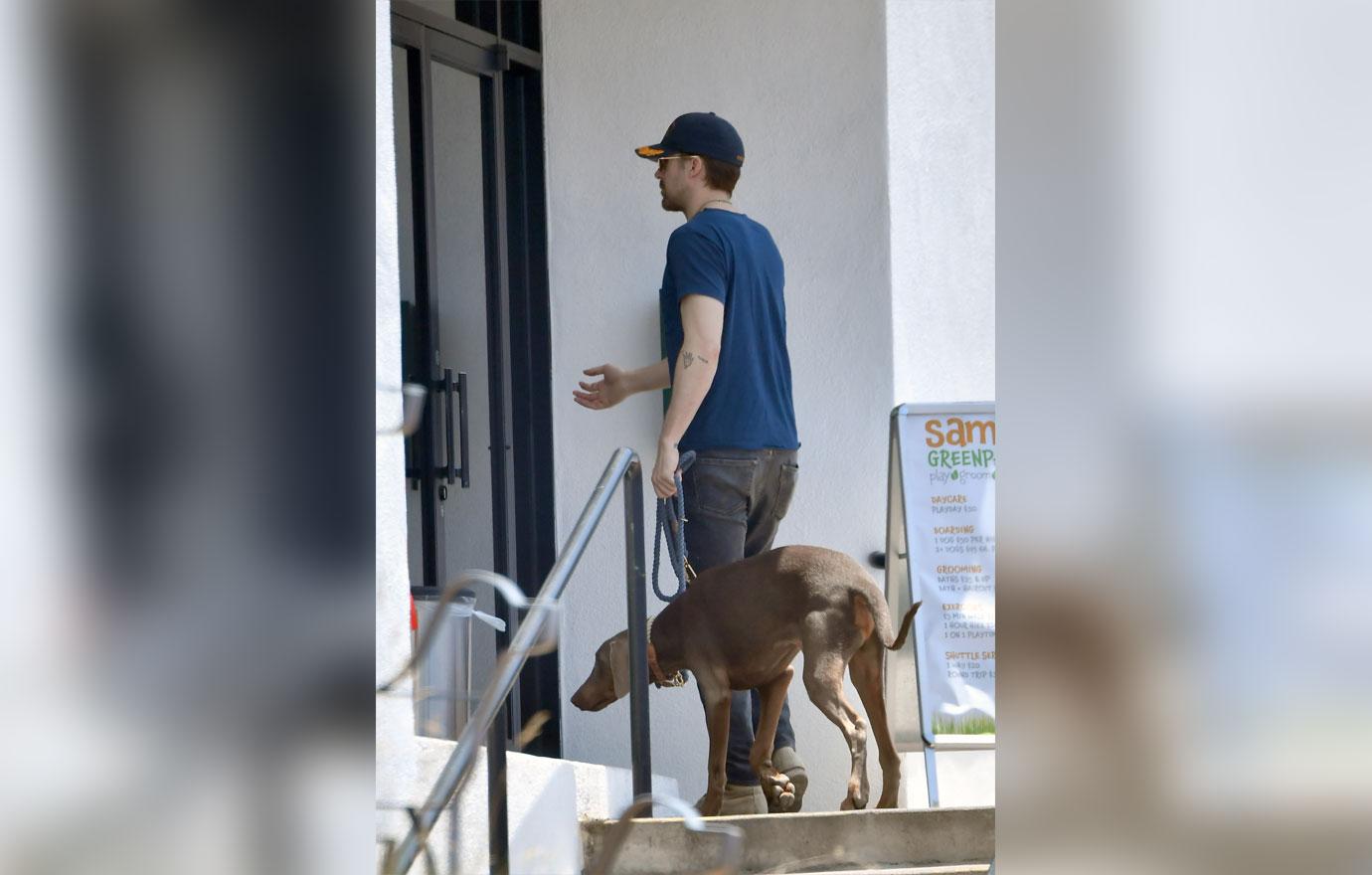 Ryan Gosling and dog