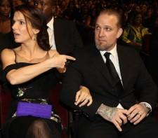 2010__03__Sandra_Bullock_Jesse_James_March23newsne 225×197.jpg