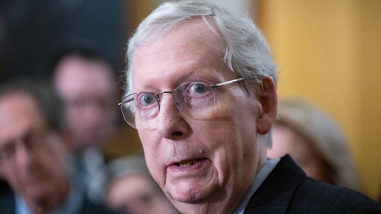 Image of Photos of Mitch McConnell with his wife, Elaine Chao, have done little to quiet questions about his condition.