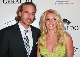 Jason trawick britney spears dec16nez.jpg