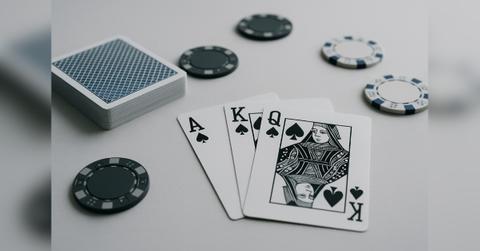 mastering card strategies in the online poker phenomenon sweeping social circles
