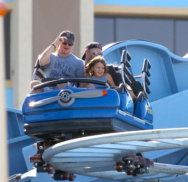 matt damon daughter disney roller coaster