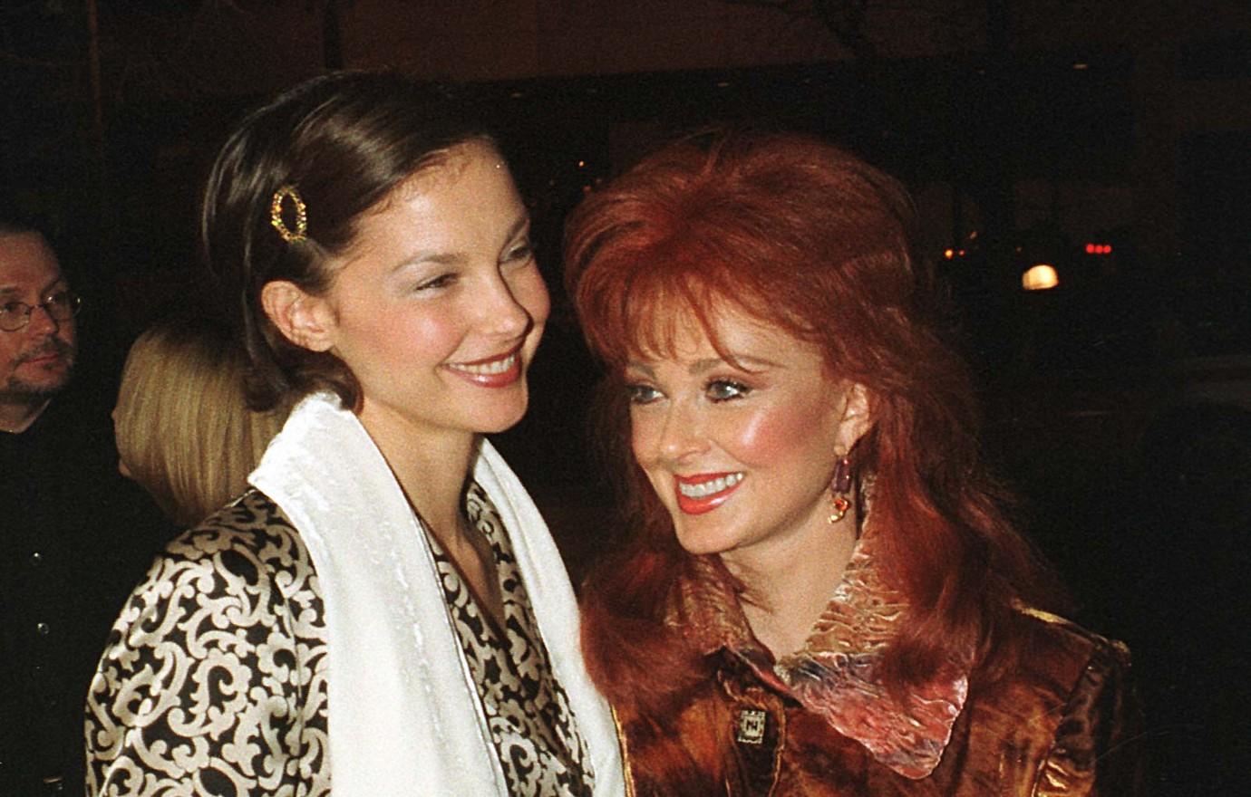 ashley judd give grief naomi death