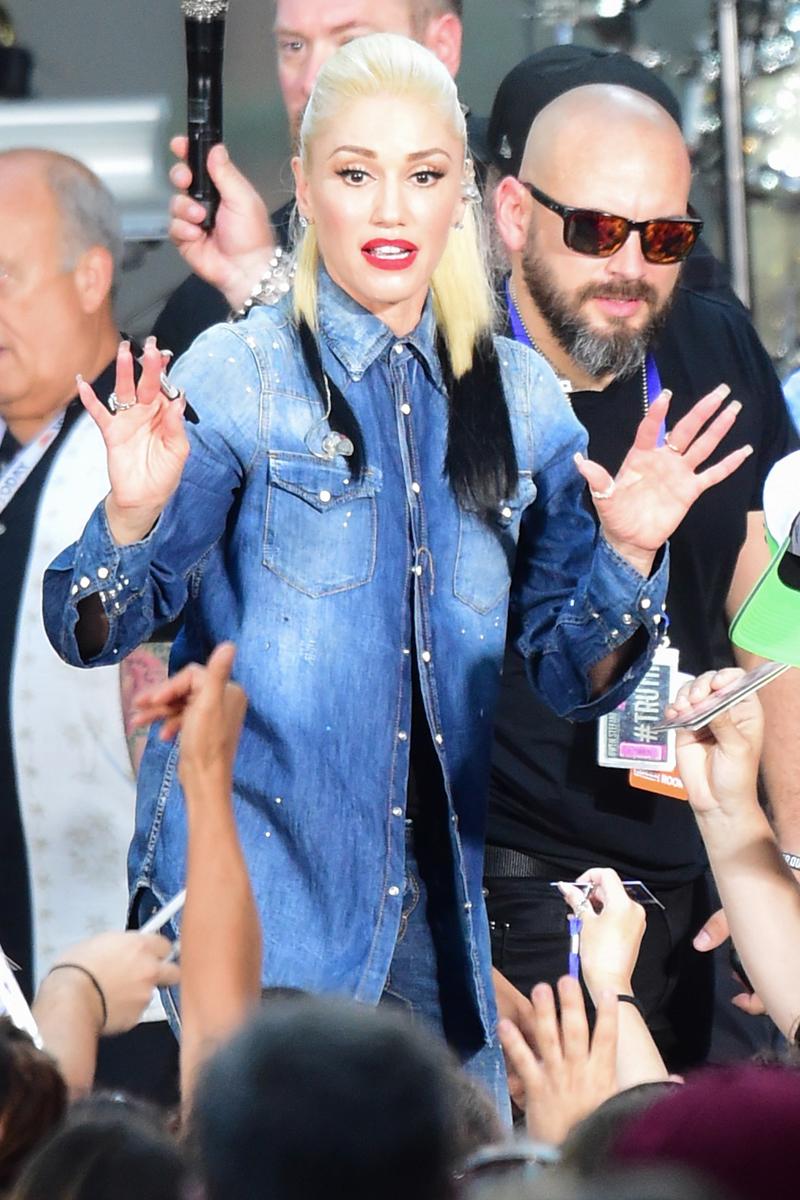 Gwen Stefani gets her groove on at the Today Show