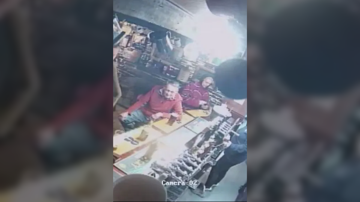 Image of Assisi Jackson lives in Cornwall with Alexander Key and their two daughters.